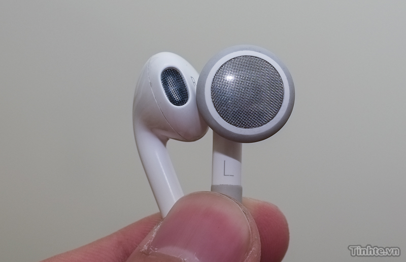 Apple new earphone 02
