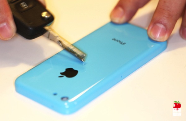 IPhone5C Scratchtest 04