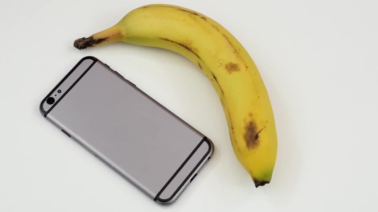 IPhone6 mockup banana 03