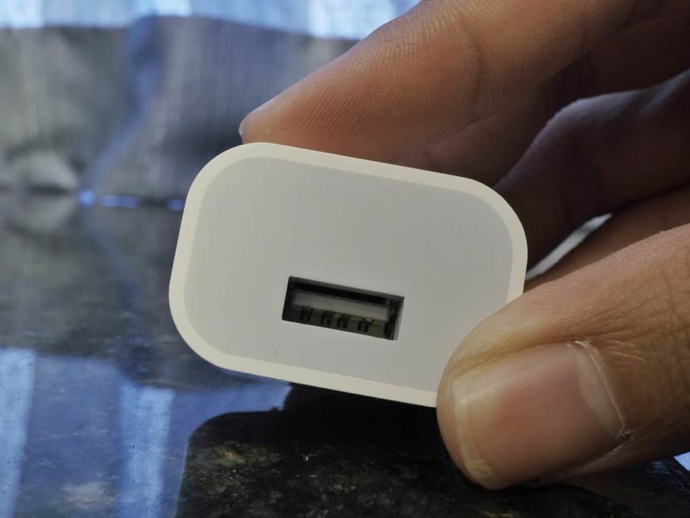 Apple USBchargeadapter new 02