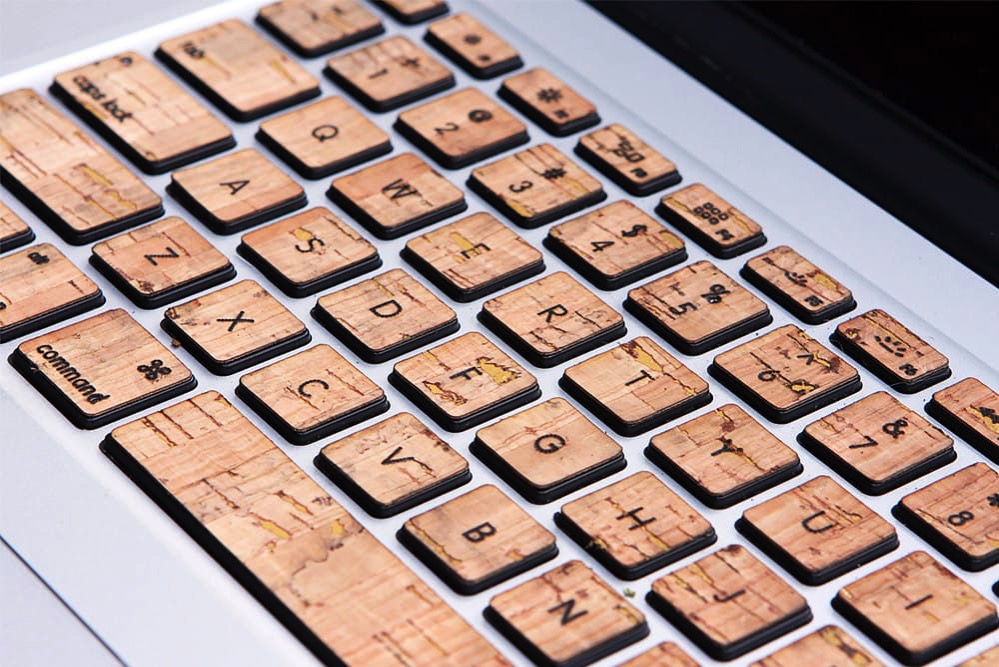 MacBookファミリーのキーボードを木製にカスタマイズ「Cork Keyboard 