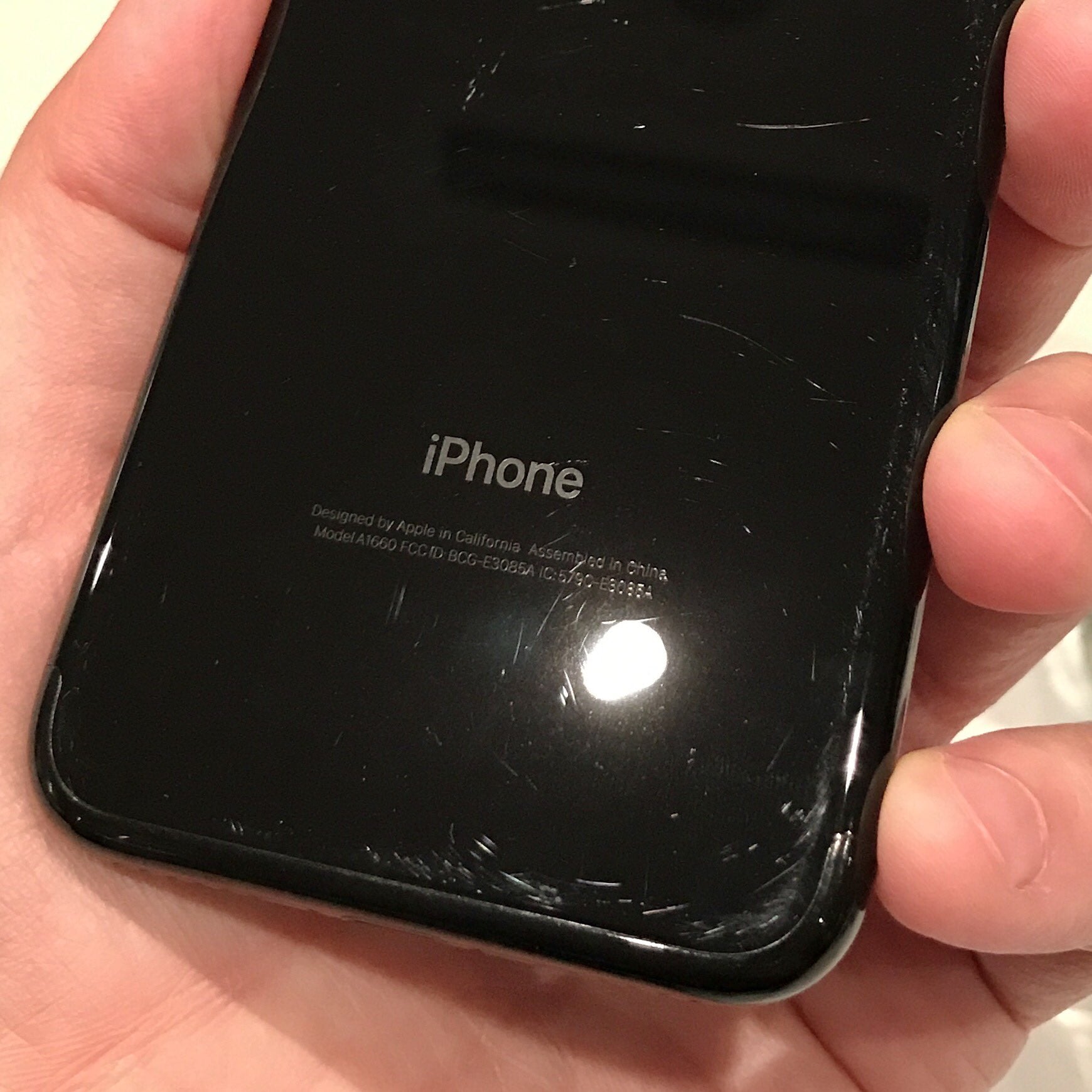 IPhone7 jetblack scratch 01