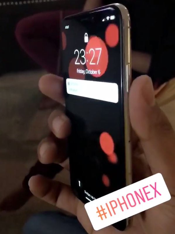 Iphone X には特別なダイナミック壁紙が入っている Ipod Love