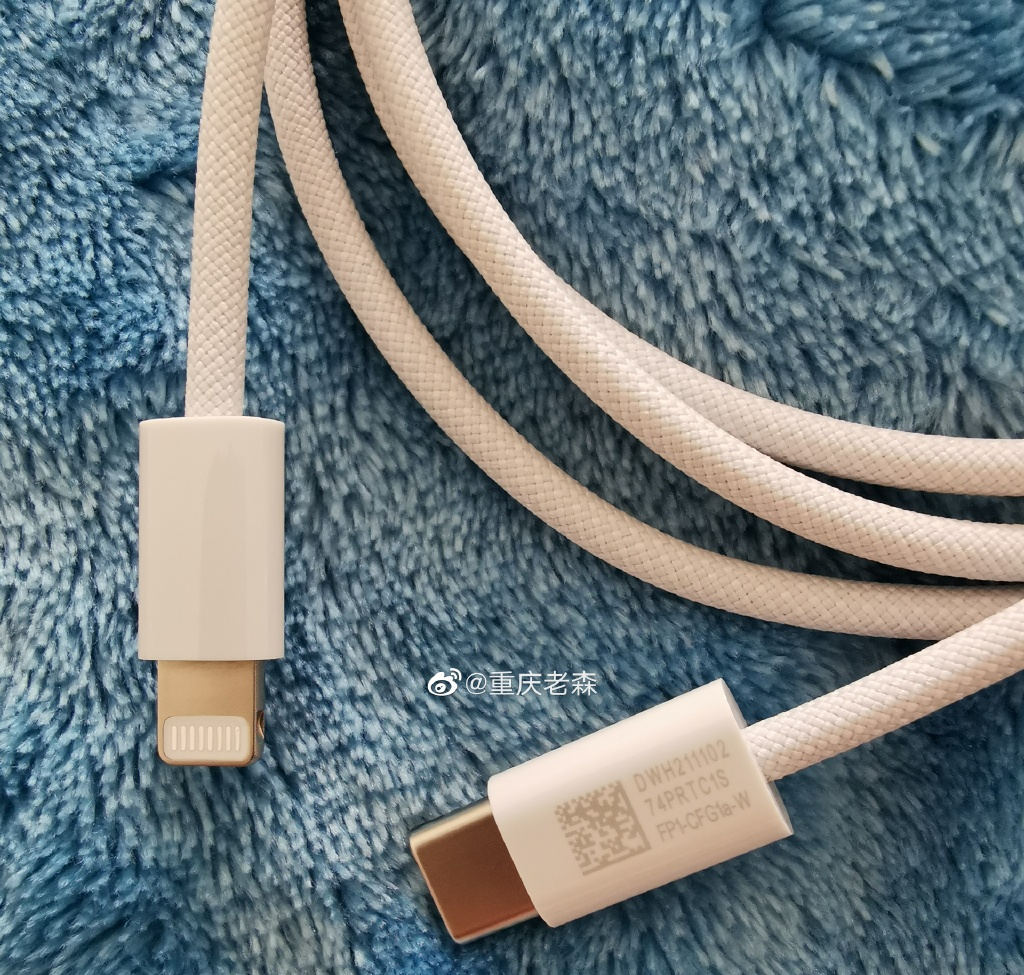 Apple Lightning to USB C 02