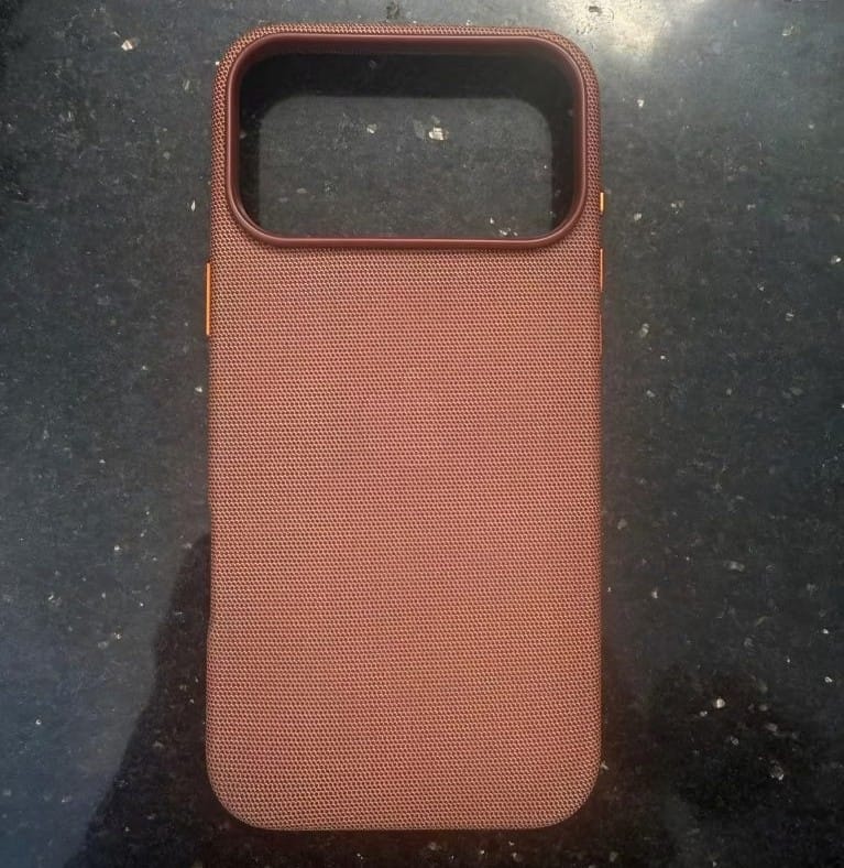 IPhone17 synthetic fibercase