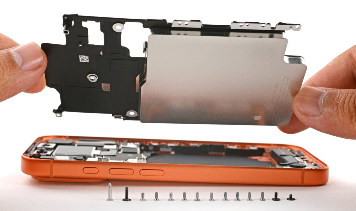 iPhone17Pro_bunkai_batterypack-4.jpg IPhone17Pro bunkai batterypack 4