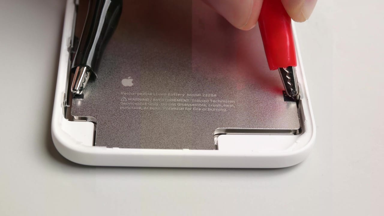 iPhoneAir_MagSafeBatteryPack-1.jpeg IPhoneAir MagSafeBatteryPack 1