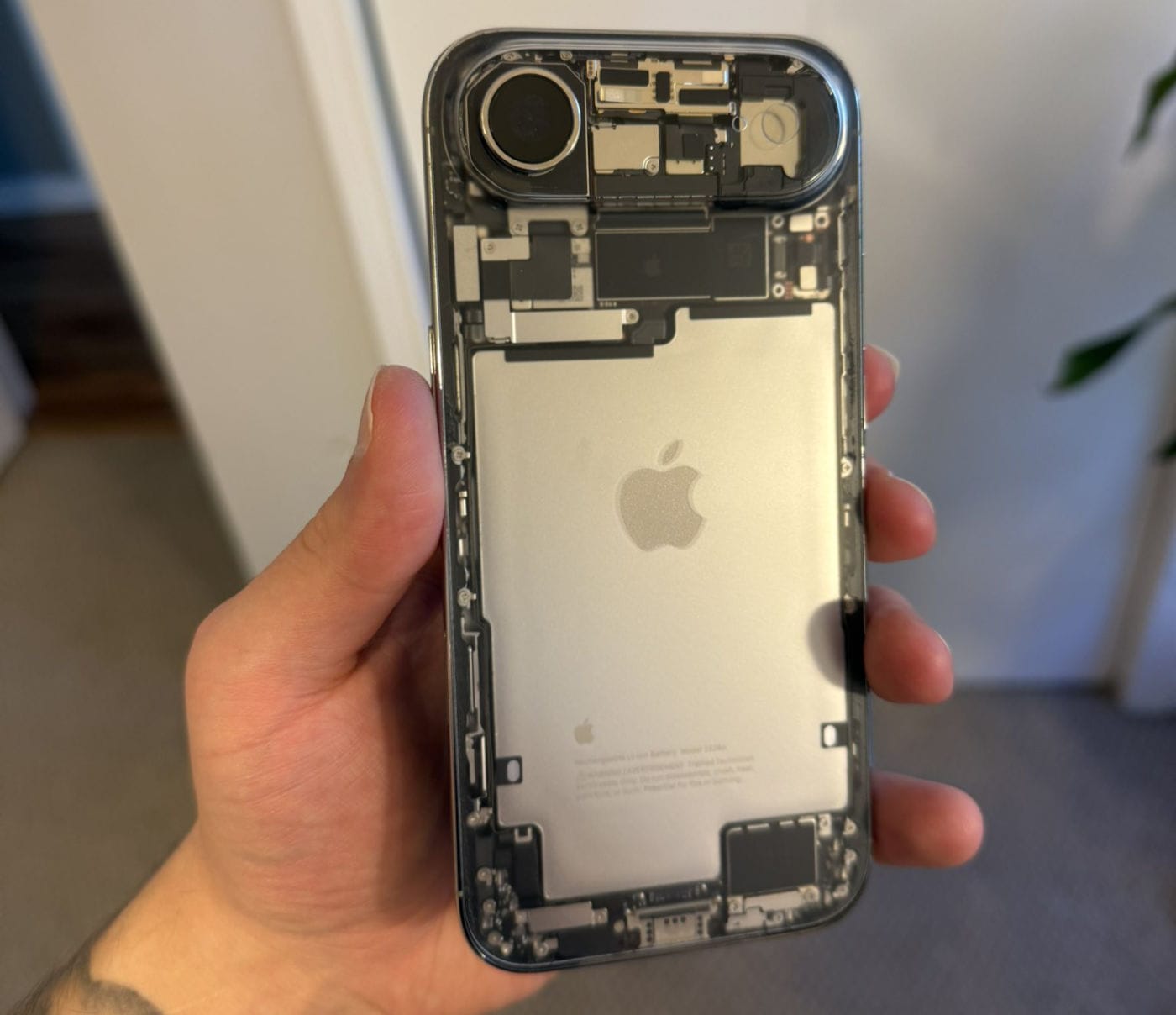 transparentbackglass-iPhoneAir1.jpg Transparentbackglass iPhoneAir1