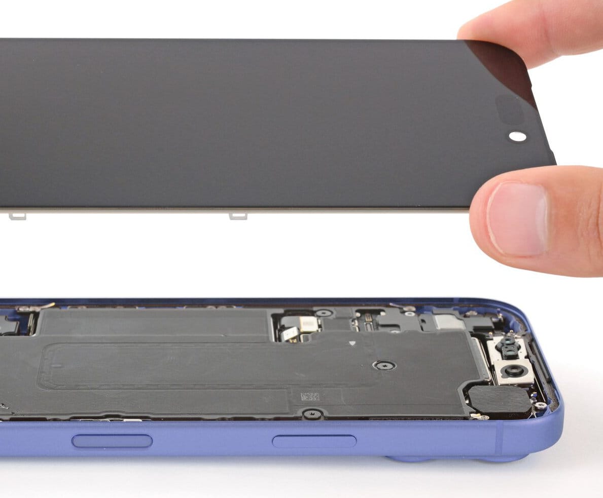 iPhone18_frontcamera_placement-2.jpg IPhone18 frontcamera placement 2